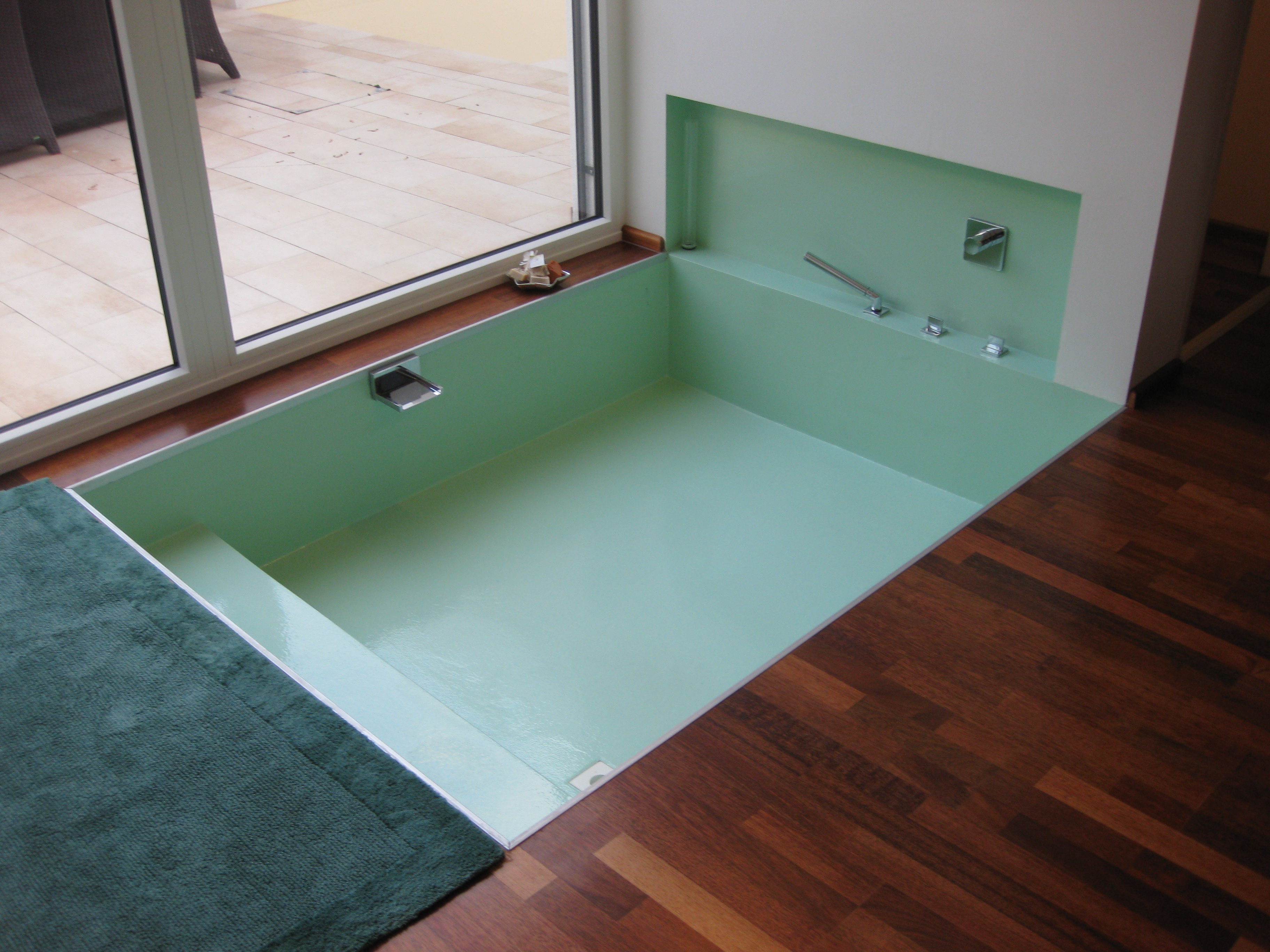 Aus dem Gericht: Das Gwirks mit der 1.200-Liter-Badewanne